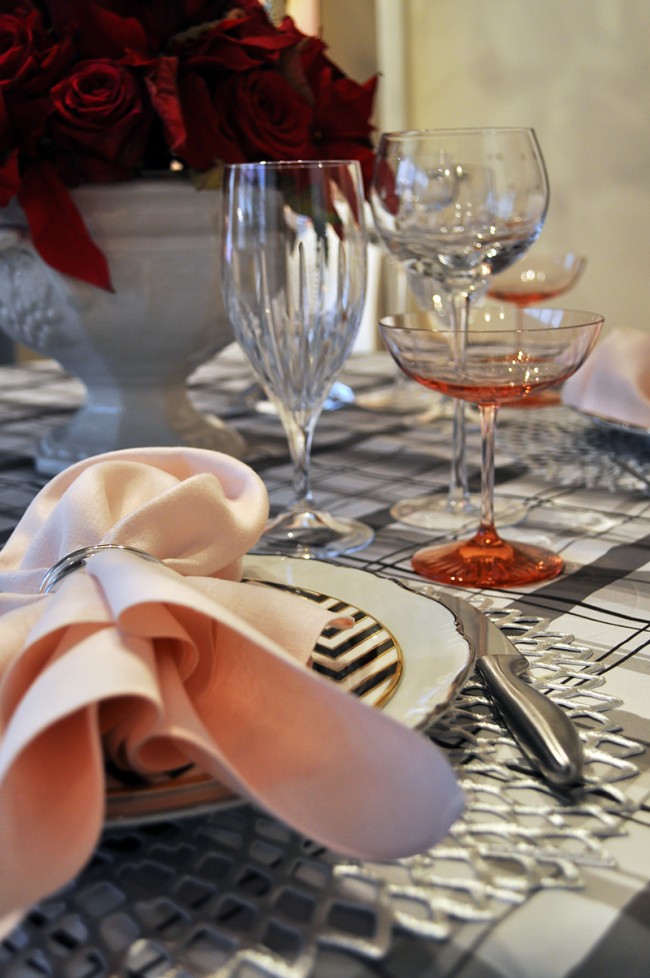 TNPLH: Holiday Dinner Table Mikasa Cheveron Plates